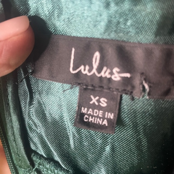 LULU’S Emerald Green XS Sheer Long Sleeves Gown. Elegant/Sophisticated Formal - Picture 7 of 15